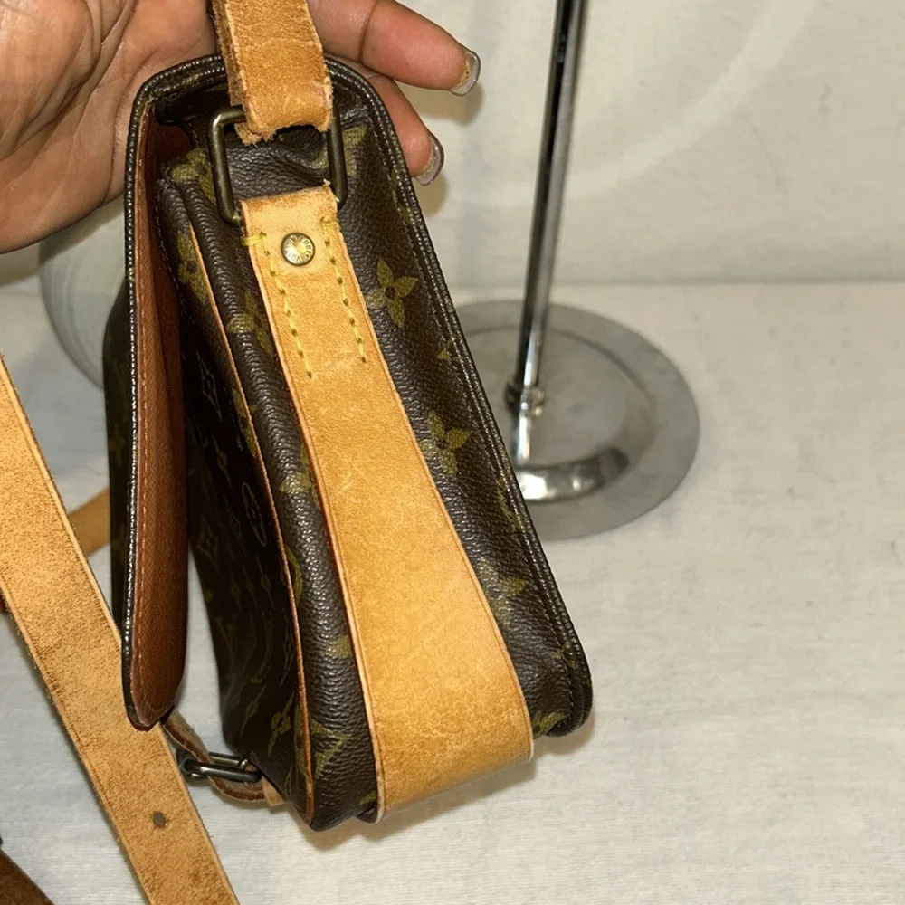 LOUIS VUITTON Monogram Cartouchiere MM Shoulder Bag M51253 LV Auth yk14704